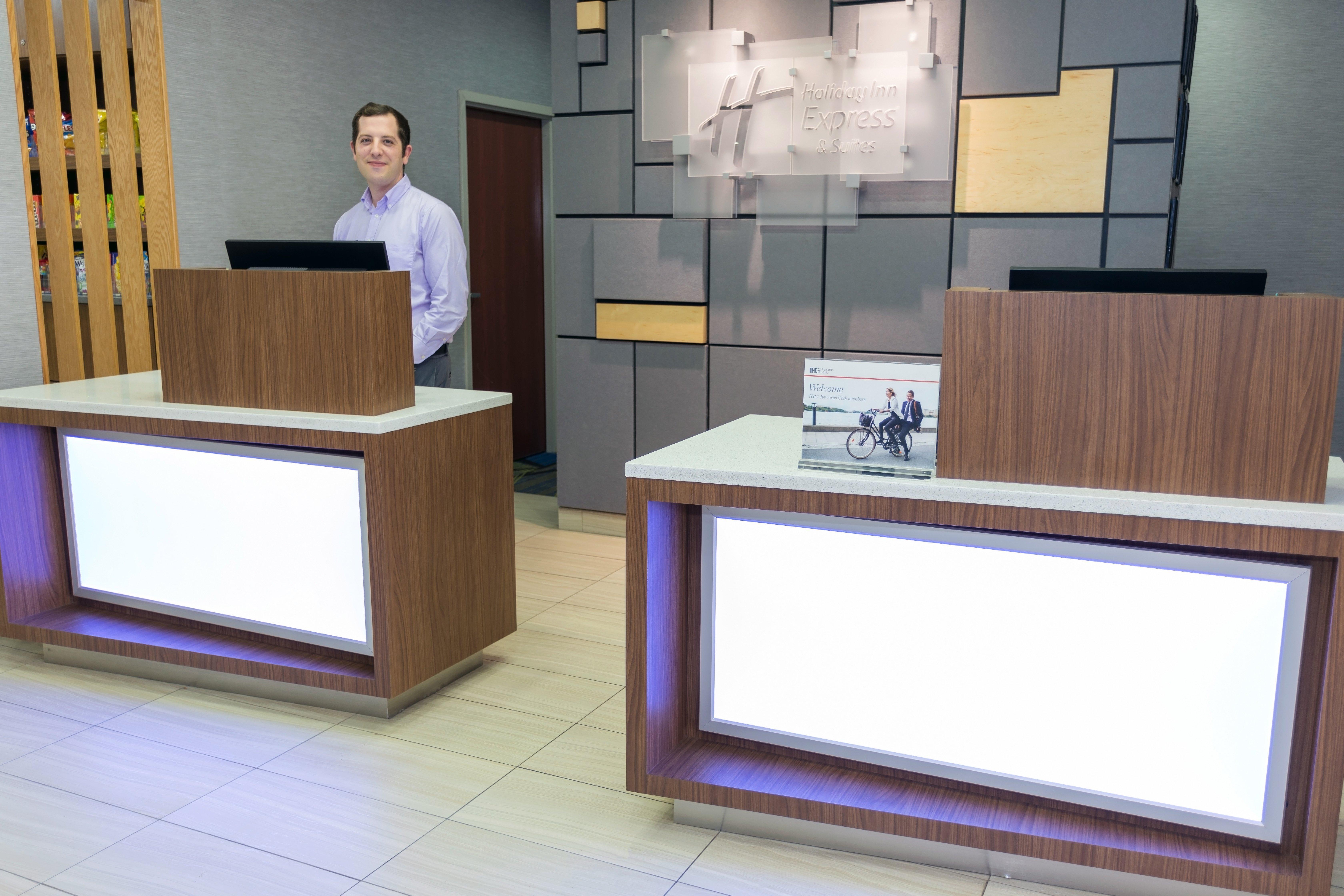 Holiday Inn Express Hotel & Suites Athens By Ihg Exterior photo