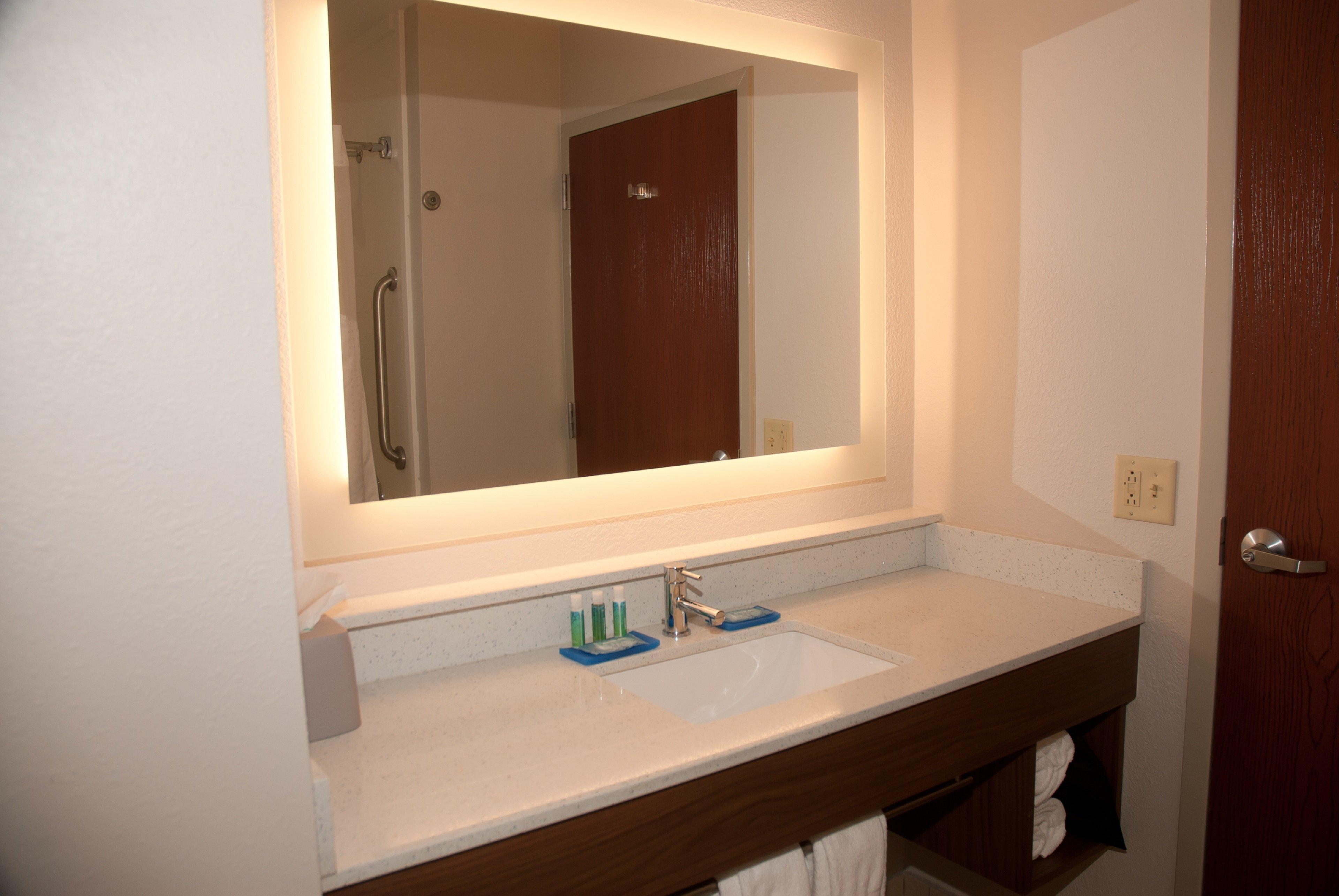 Holiday Inn Express Hotel & Suites Athens By Ihg Exterior photo