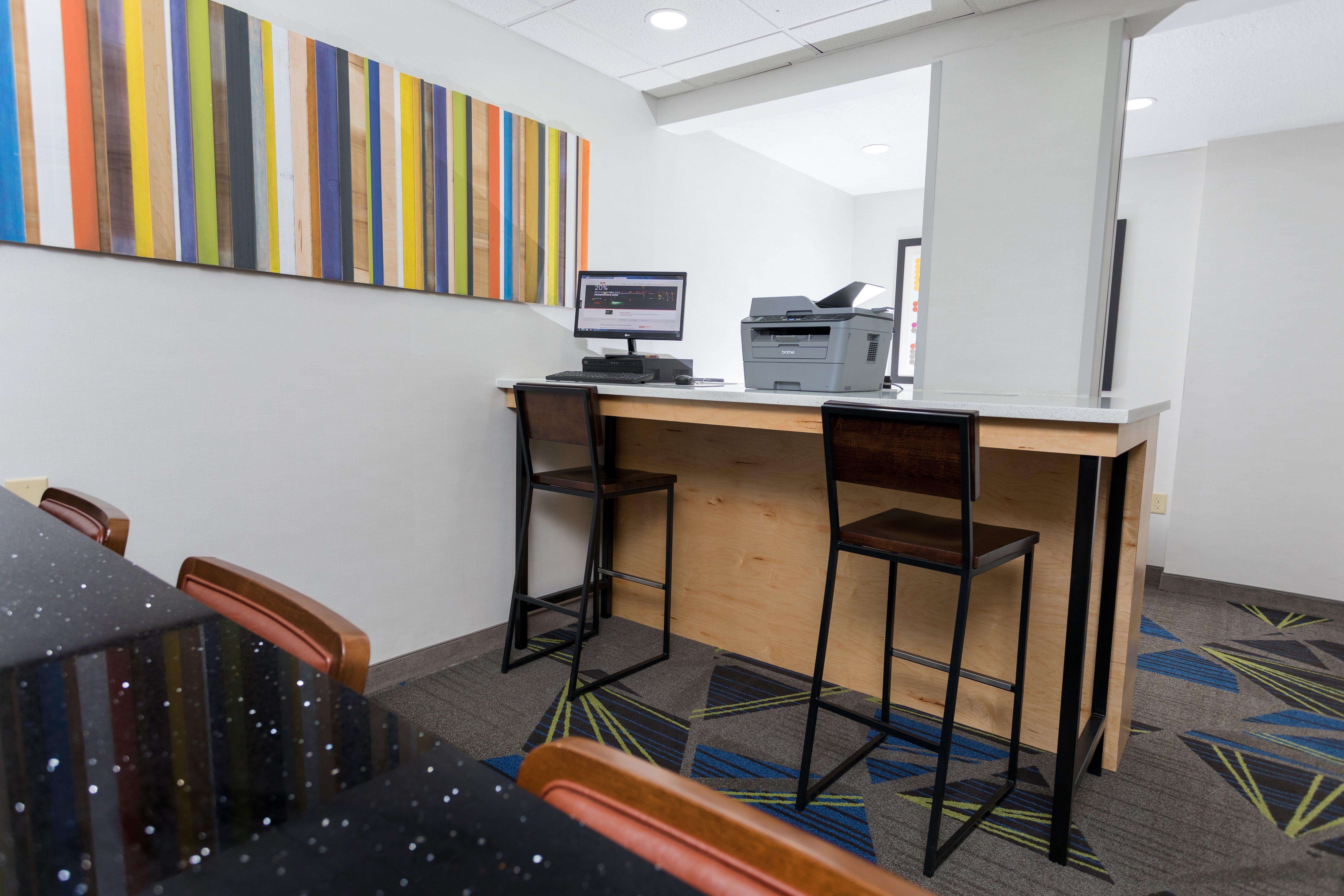 Holiday Inn Express Hotel & Suites Athens By Ihg Exterior photo