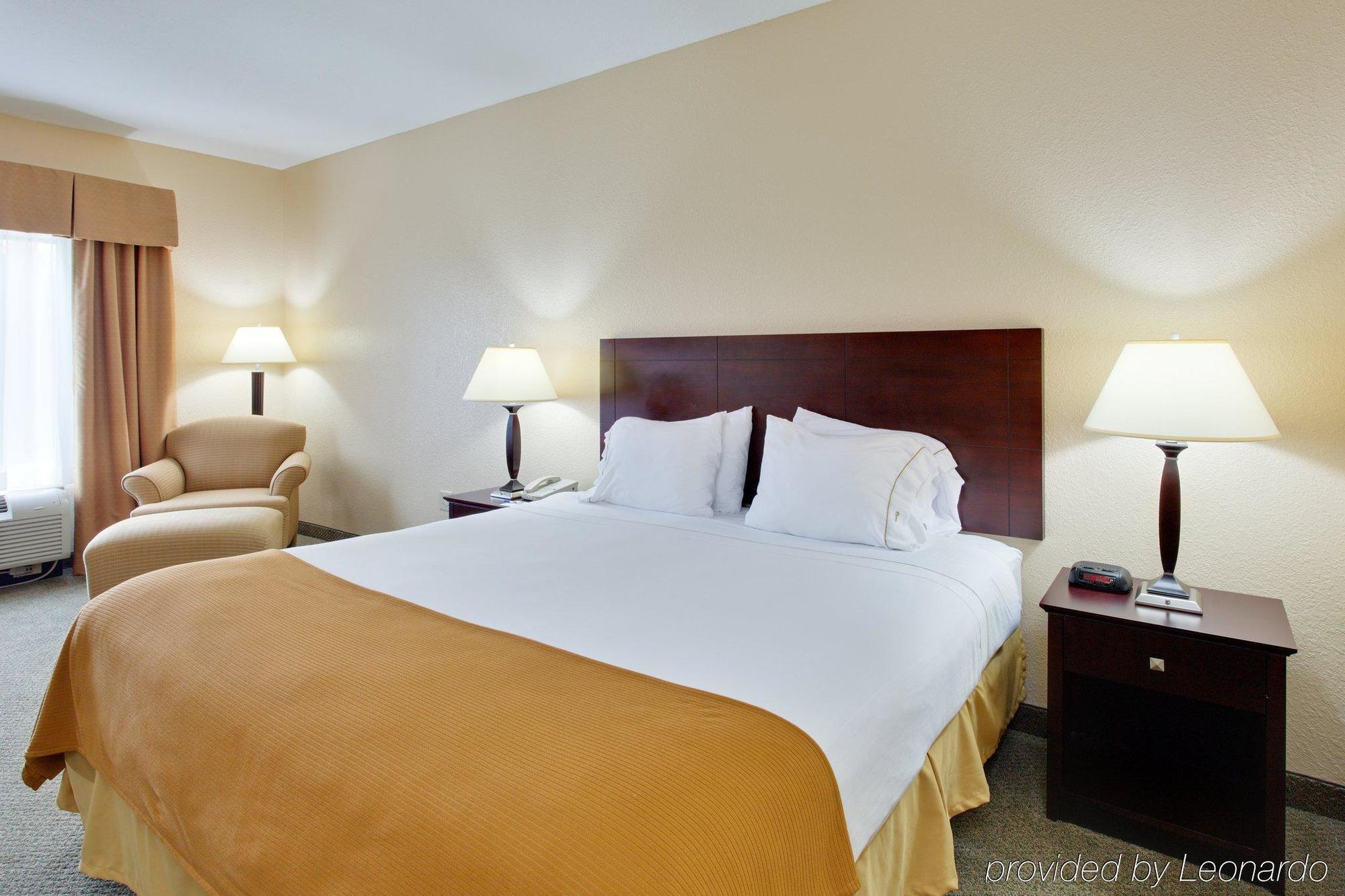 Holiday Inn Express Hotel & Suites Athens By Ihg Room photo